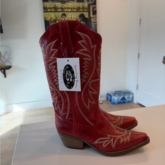 NWT Red Cowgirl Boots - 100% leather - made in Mexico.